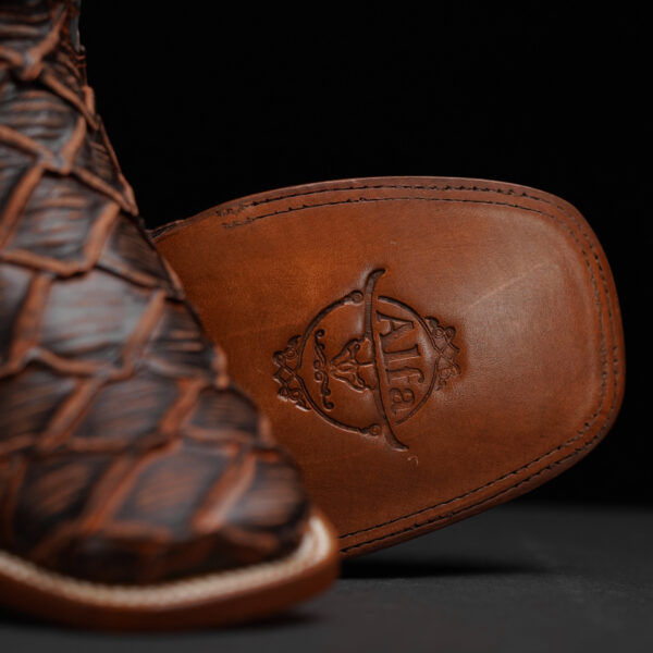 Cognac Pirarucu – Square Toe