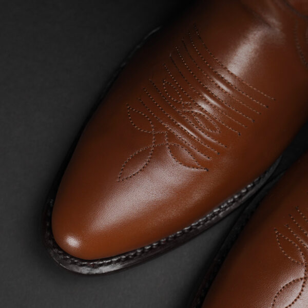 Brown Cowhide – Round Toe