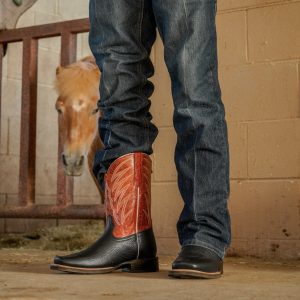 Flyweight Black Bullhide - Heritage Square Toe