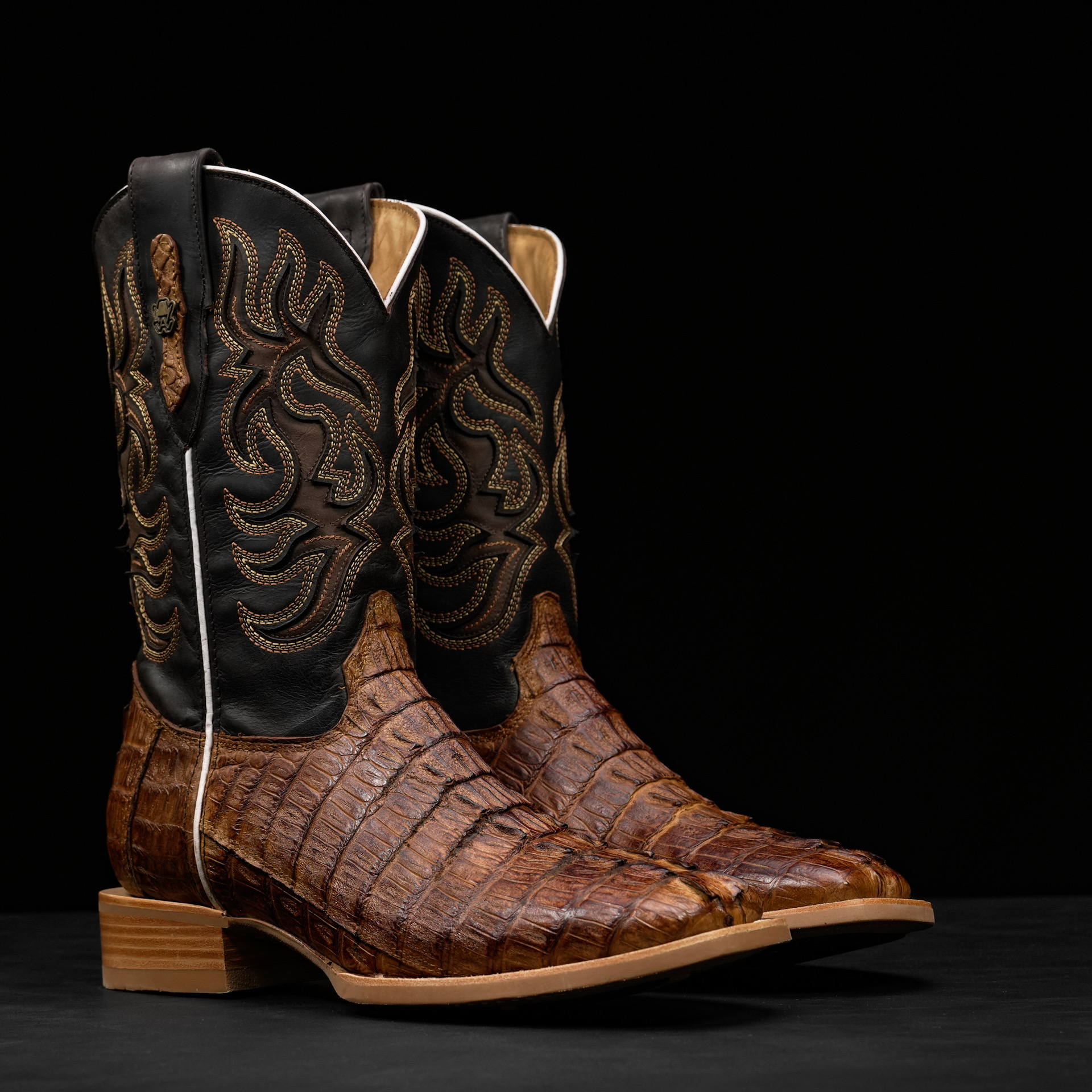 AUTHENTIC Honey Caiman Tail – Arena Square Toe