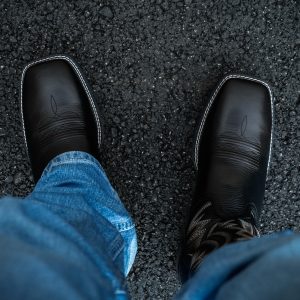 Black Bullhide – Square Toe